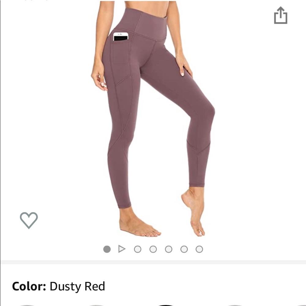 Yoga pants with pockets